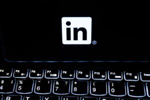 LinkedIn Outreach B2B : Guide Complet pour Générer des Leads Qualifiés en 2025