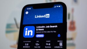 Prospection Multicanal B2B : Combiner LinkedIn et Cold Email pour Doubler ses Réponses (2026)